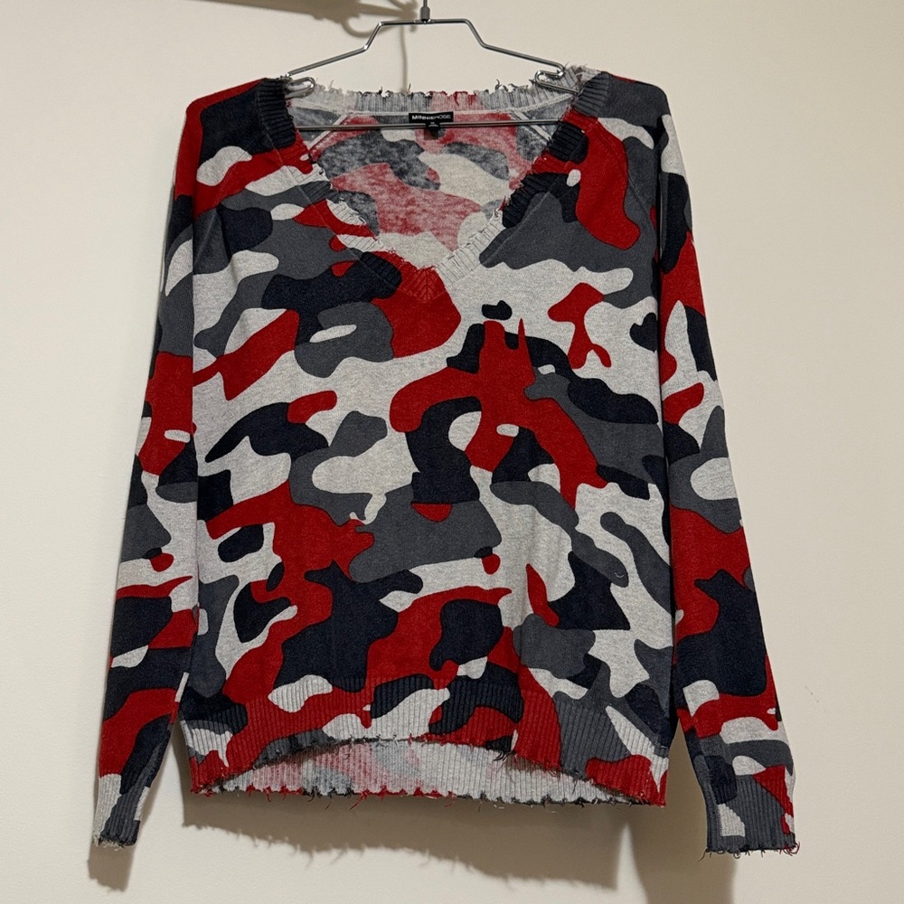 Minnierose | Distressed Red Camo V-Neck Cashmere Sweater - M